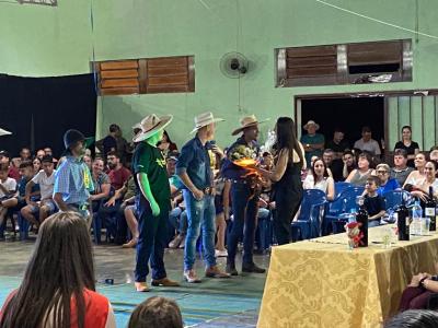 ParÃ³quia Imaculada ConceiÃ§Ã£o do Porto Barreiro realizou a escolha da Princesa do Leite e Cowboy Estiloso